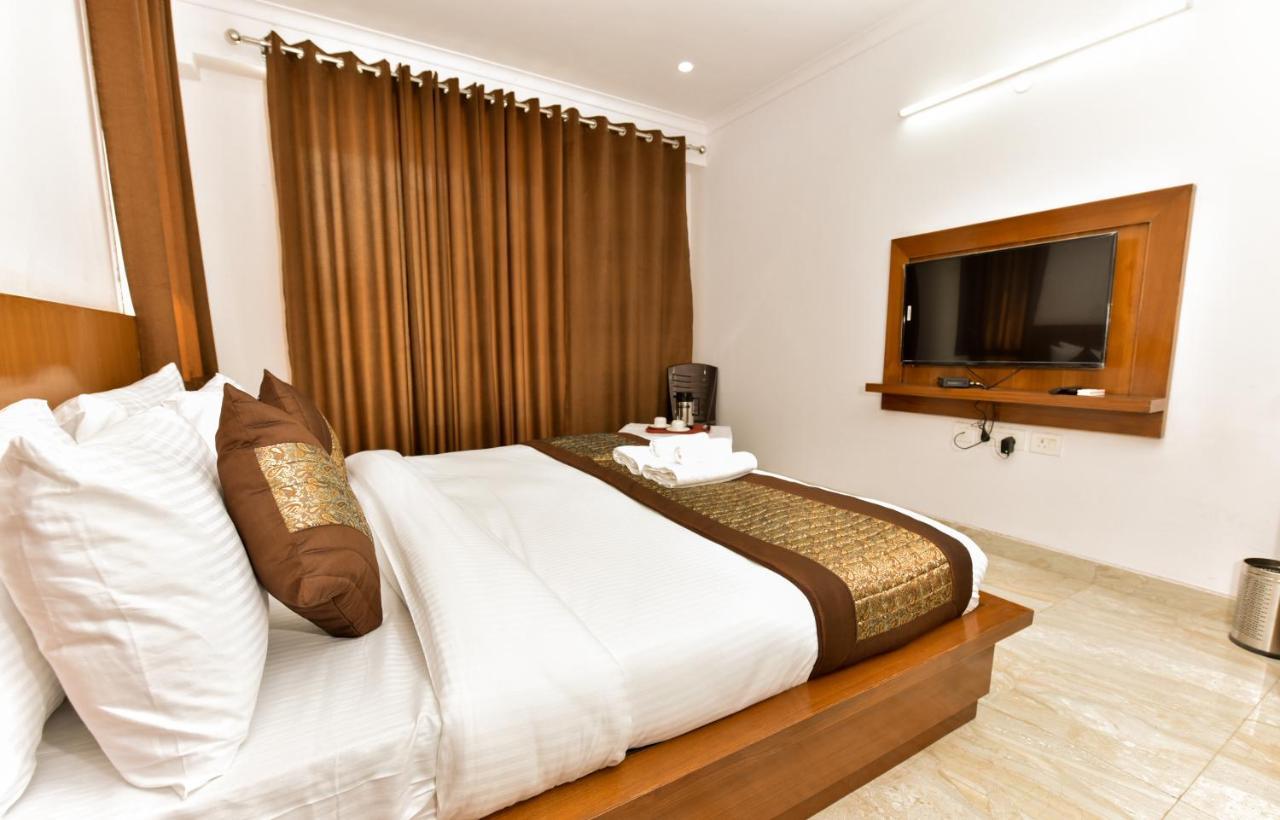 Hotel Luxury Collection Gurgaon Esterno foto