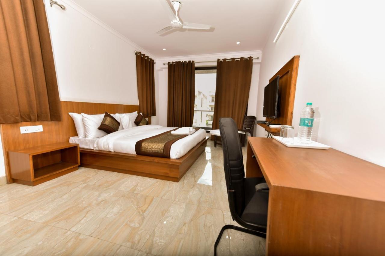 Hotel Luxury Collection Gurgaon Esterno foto